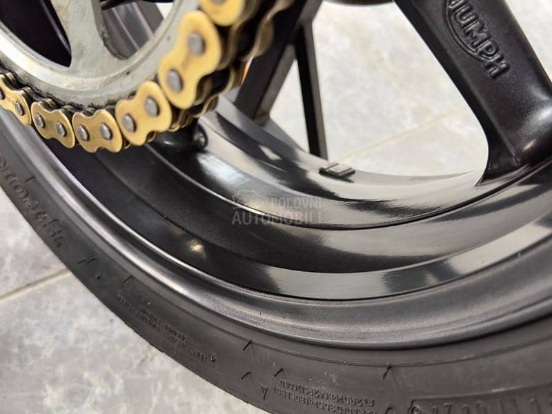 Triumph Street triple 675 R