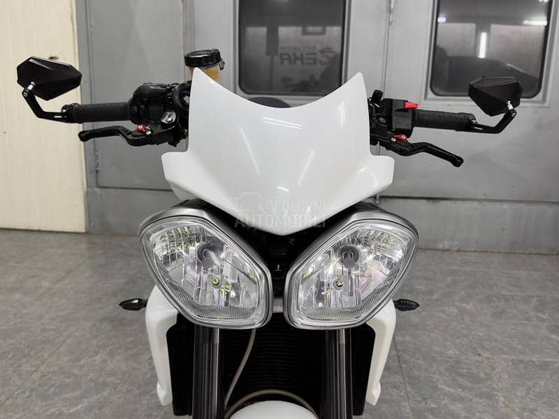 Triumph Street triple 675 R
