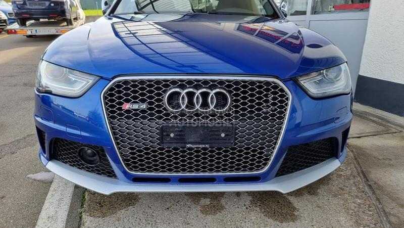 Audi RS4 