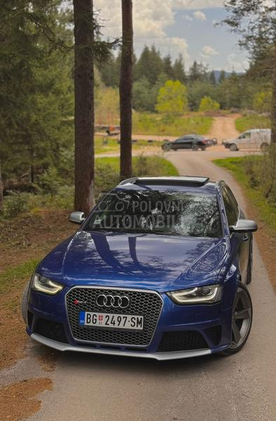 Audi RS4 