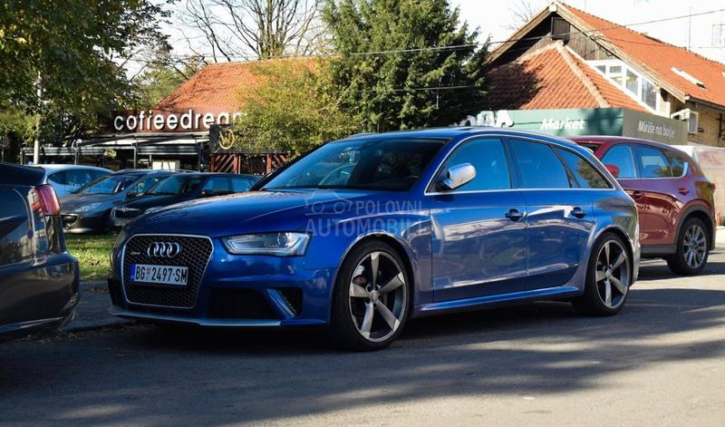 Audi RS4 