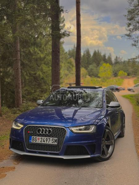 Audi RS4 