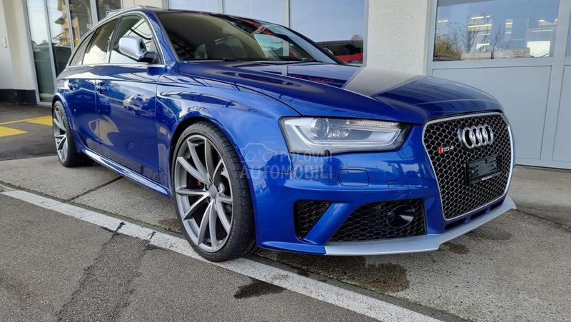Audi RS4 
