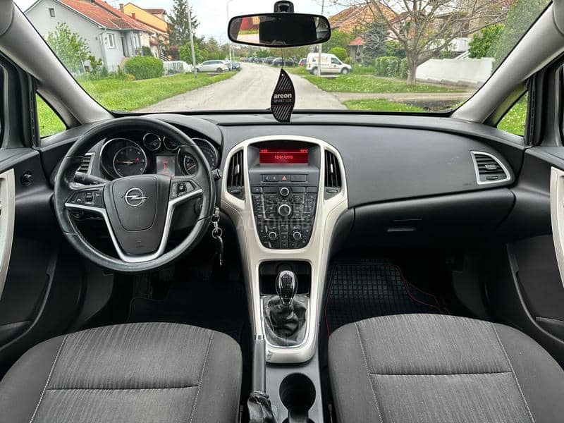 Opel Astra J 1.7 cdti