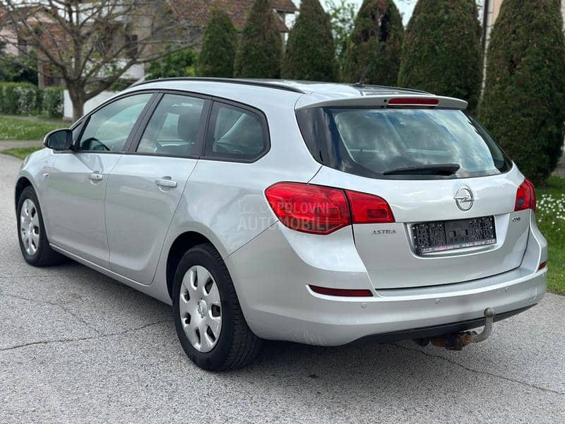 Opel Astra J 1.7 cdti