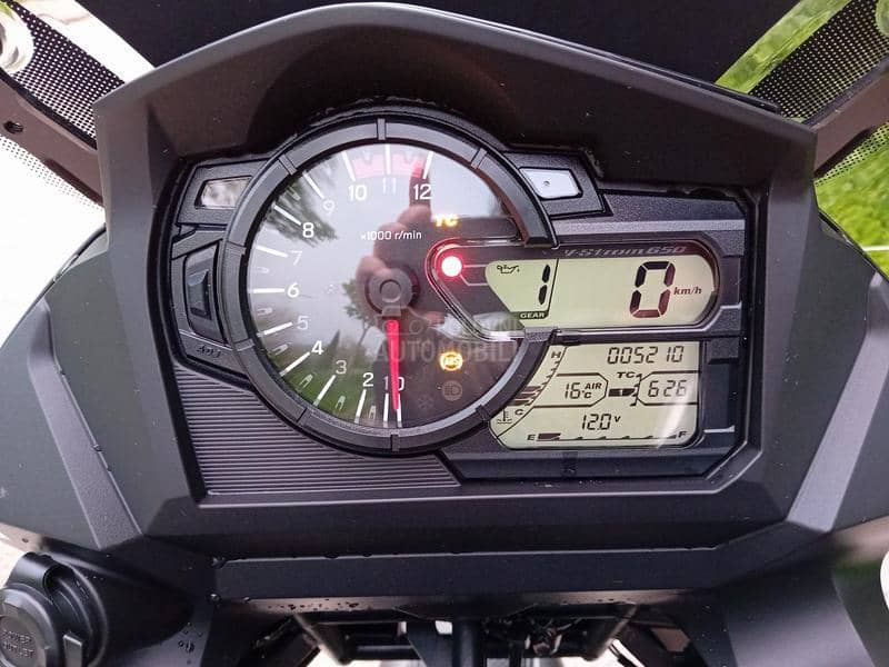 Suzuki V STROM 650 M2