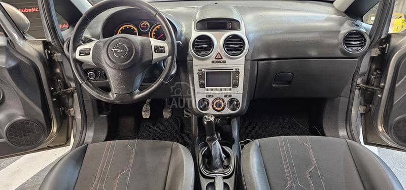 Opel Corsa D 1.2b f.u.l t.o.p