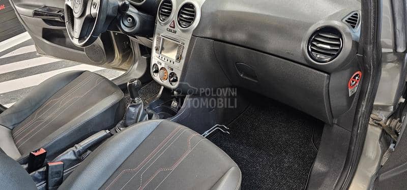Opel Corsa D 1.2b f.u.l t.o.p