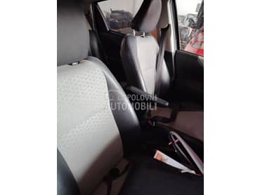 enterijer - sedista za Toyota Yaris od 2012. do 2018. god.