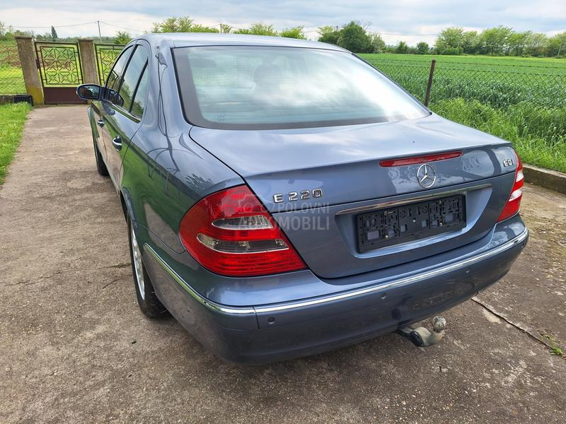 Mercedes Benz E 220 