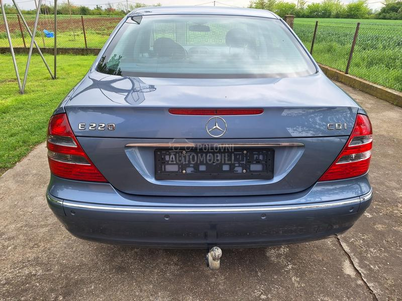 Mercedes Benz E 220 