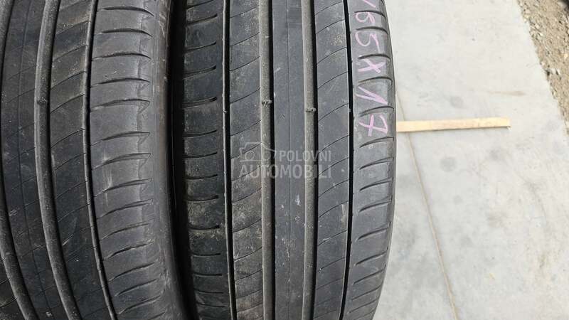 Michelin 215/55 R17 Letnja
