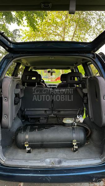 Nissan Serena 2.0 SLX