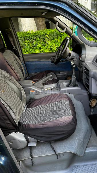 Nissan Serena 2.0 SLX