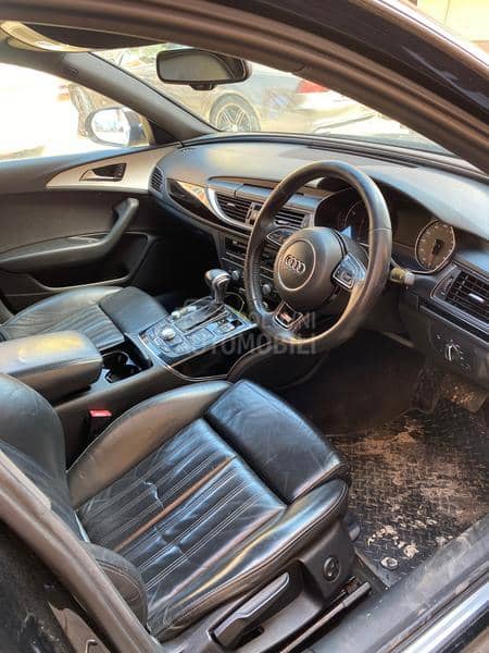 Audi A6 -  kompletan auto u delovima