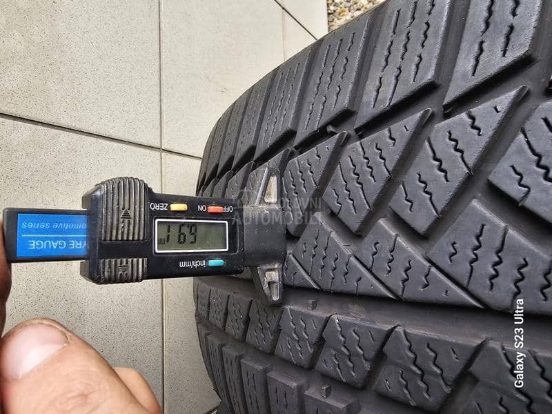 Continental 235/60 R18 Zimska
