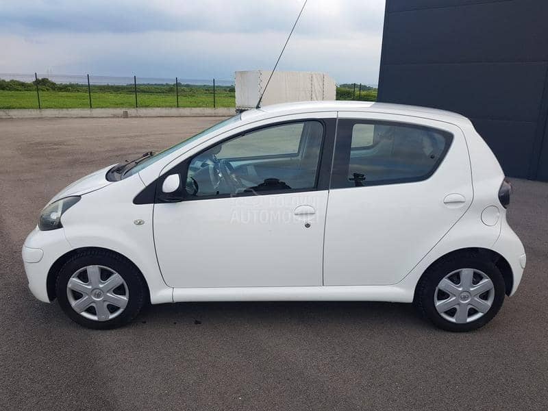 Toyota Aygo Linea Terra  1.0