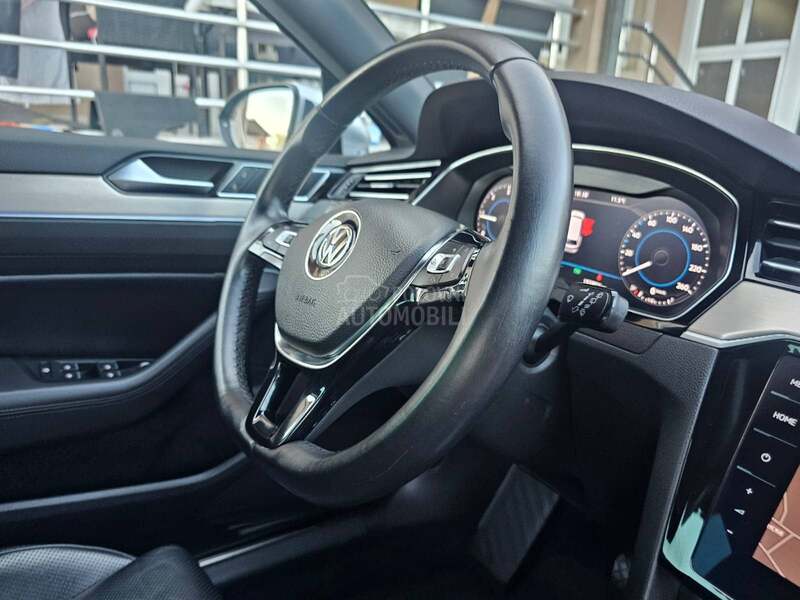 Volkswagen Passat B8 DSG/R-Line 4motion