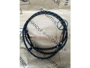 Crevo za prskalice u braniku za Audi TT, TTS od 2015. do 2024. god.