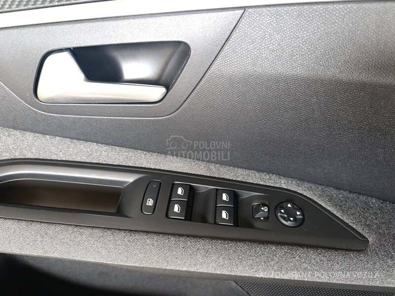 Peugeot 3008 1.5HDI ACTIVE A/T