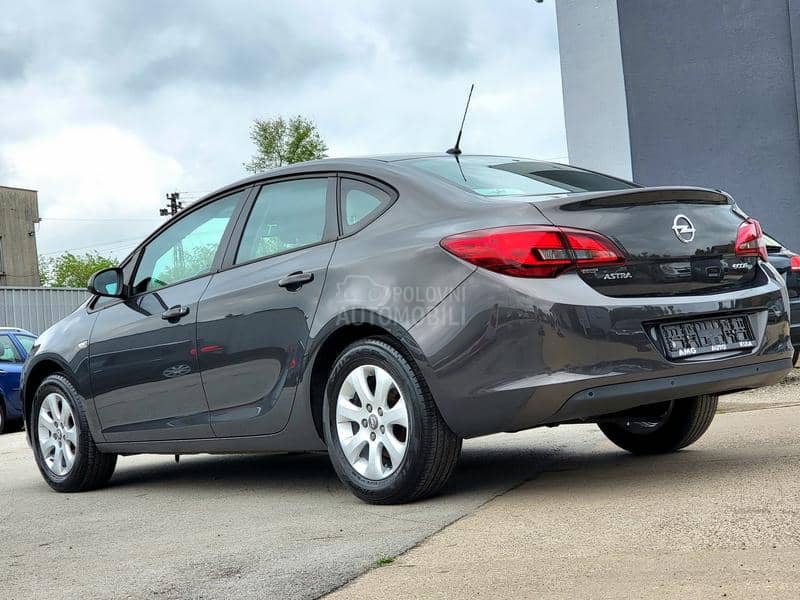 Opel Astra J 1.6 CDTI