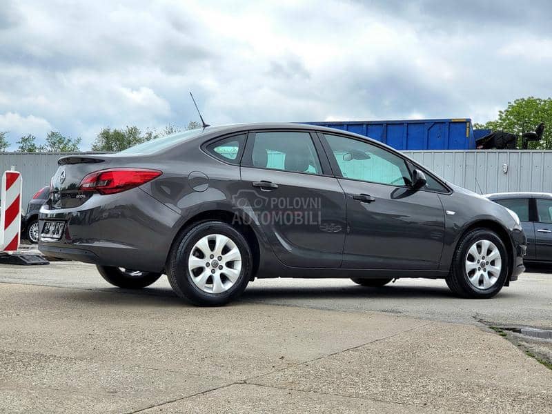 Opel Astra J 1.6 CDTI