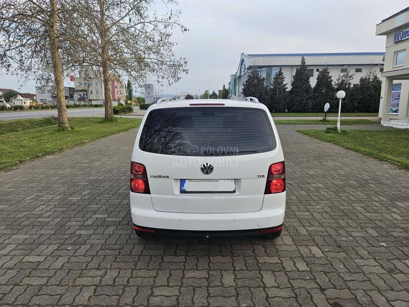 Volkswagen Touran 1.9TDi DSG Odl ičan