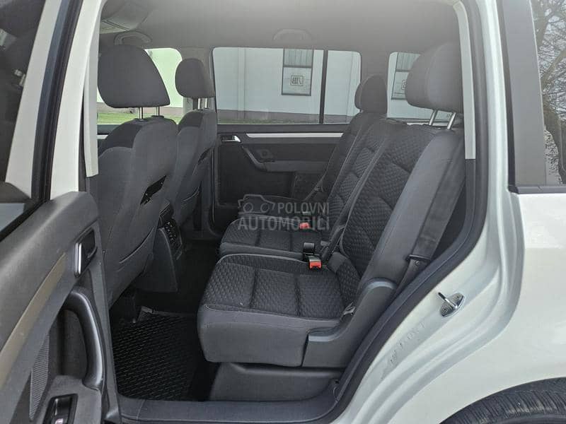 Volkswagen Touran 1.9TDi DSG Odl ičan