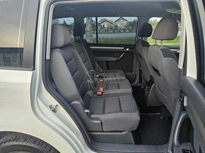 Volkswagen Touran 1.9TDi DSG Odl ičan