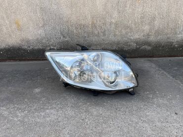 Desni Far E15 za Toyota Auris od 2006. do 2010. god.