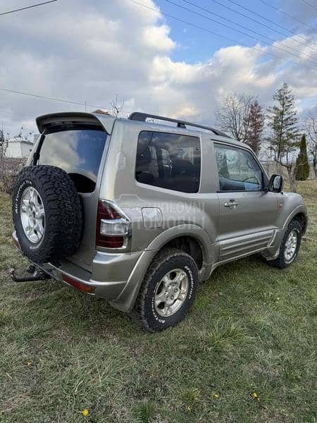 Mitsubishi Pajero 