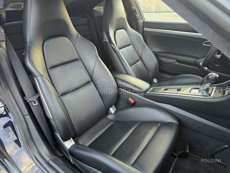 Porsche 911 CARRERA 4S