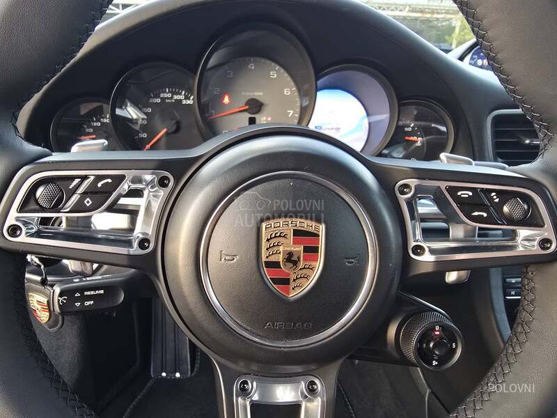 Porsche 911 CARRERA 4S
