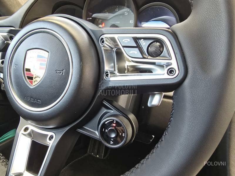 Porsche 911 CARRERA 4S