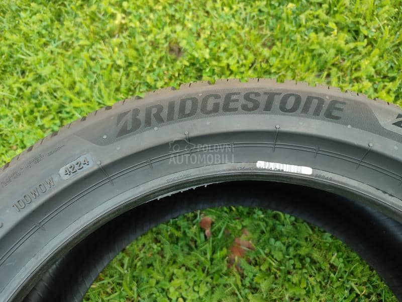 Bridgestone 205/50 R17 Zimska