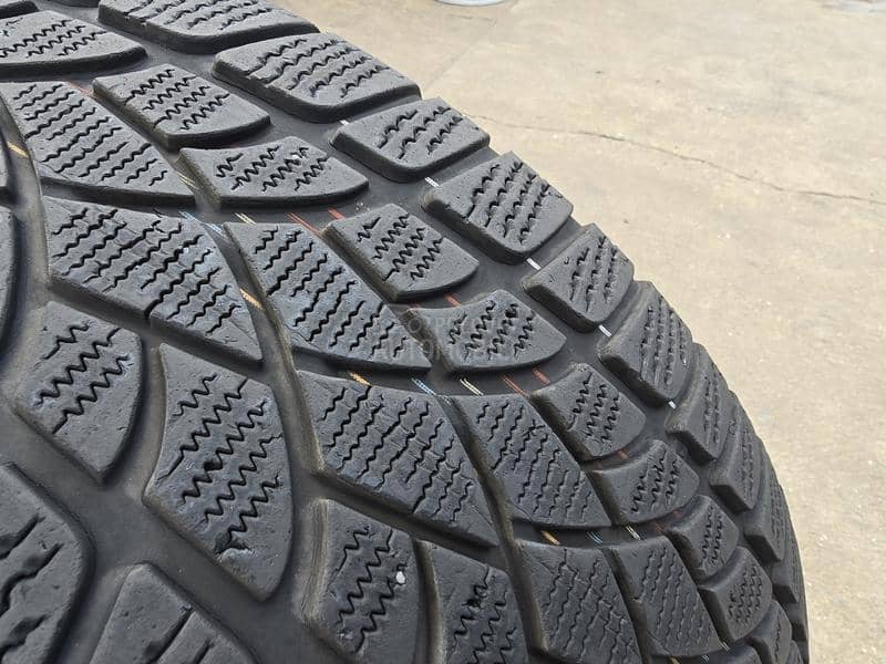 Dunlop 255/45 R20 Zimska