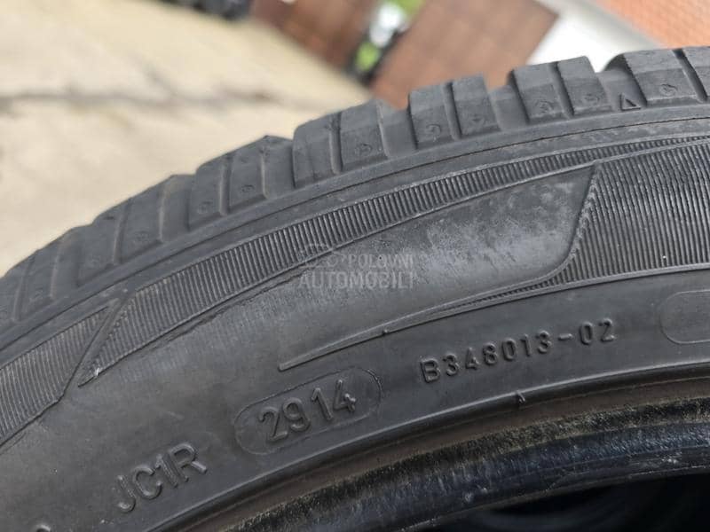 Dunlop 255/45 R20 Zimska