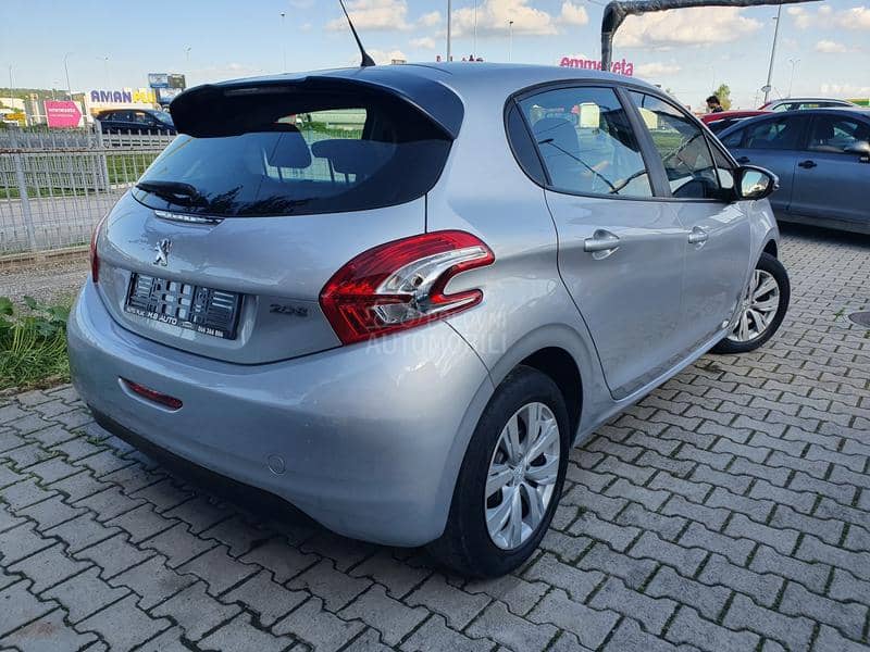 Peugeot 208 1.2b V.SERVlS