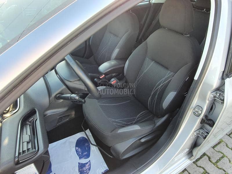 Peugeot 208 1.2b V.SERVlS