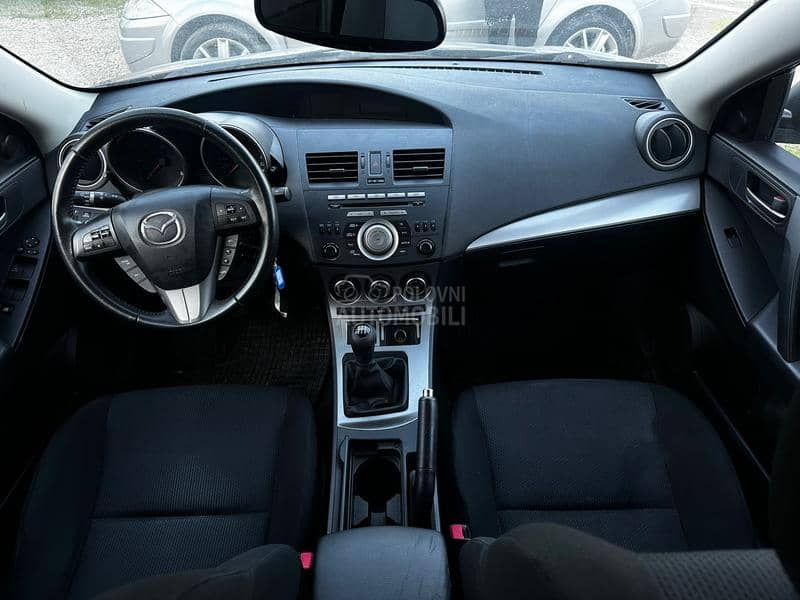 Mazda 3 2011. god. -  kompletan auto u delovima