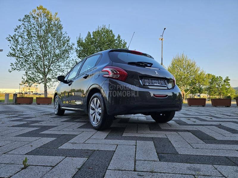 Peugeot 208 //LED//HDI//HROM//