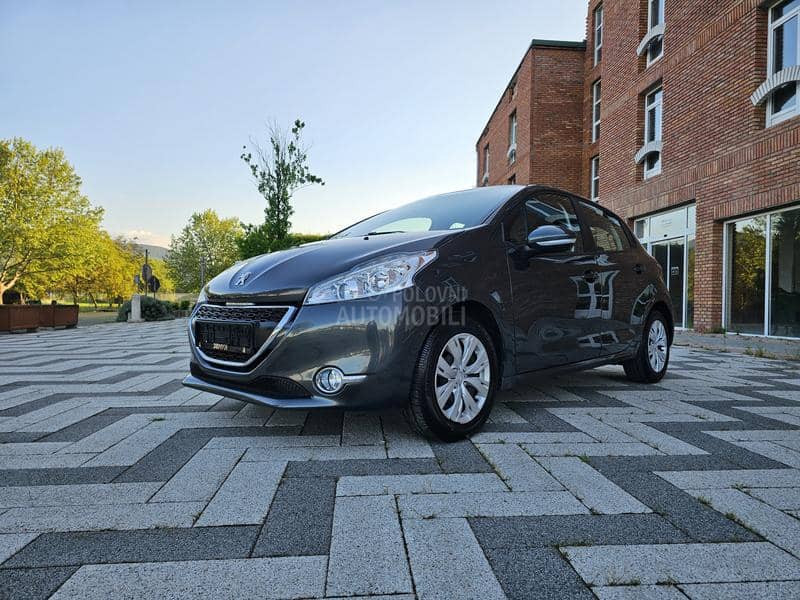 Peugeot 208 //LED//HDI//HROM//