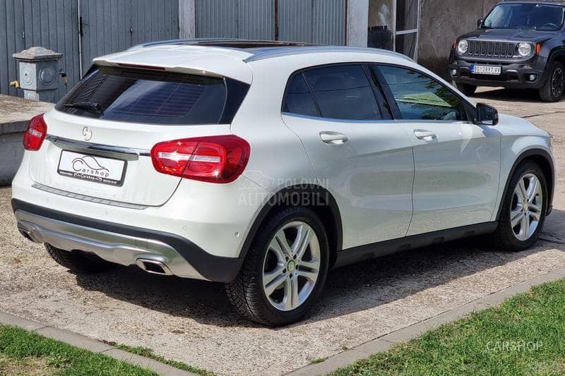 Mercedes Benz GLA 200 4MATIC