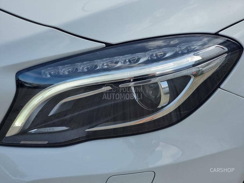 Mercedes Benz GLA 200 4MATIC