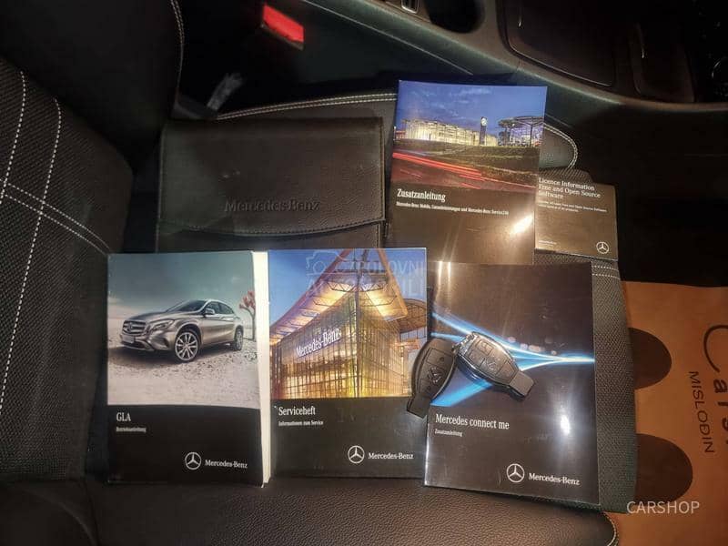 Mercedes Benz GLA 200 4MATIC