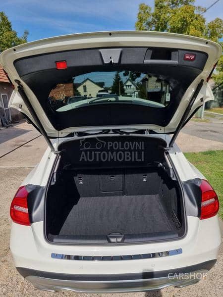 Mercedes Benz GLA 200 4MATIC