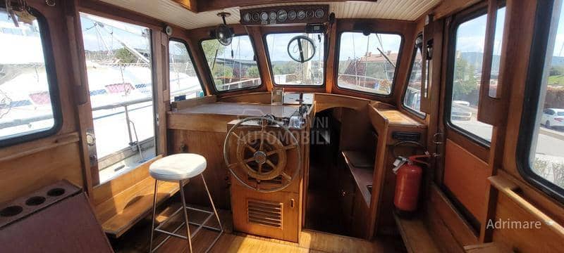 Nautitech jedrilica NAUTICAT 33