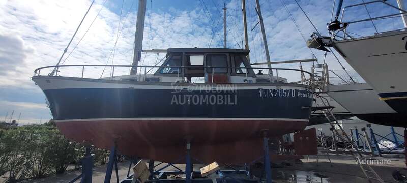 Nautitech jedrilica NAUTICAT 33