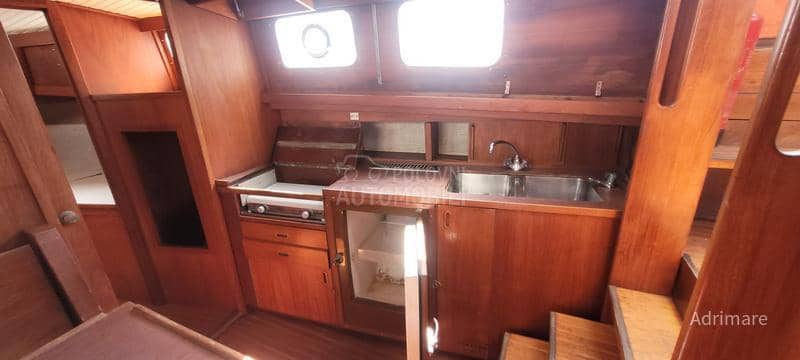 Nautitech jedrilica NAUTICAT 33