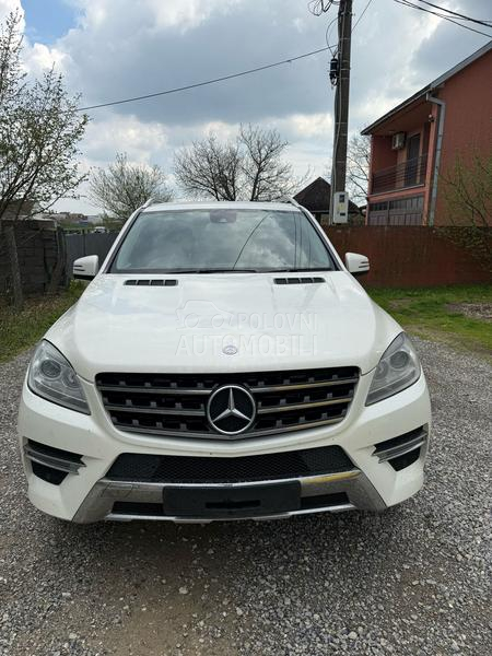 Mercedes Benz ML Klasa 2014. god. -  kompletan auto u delovima